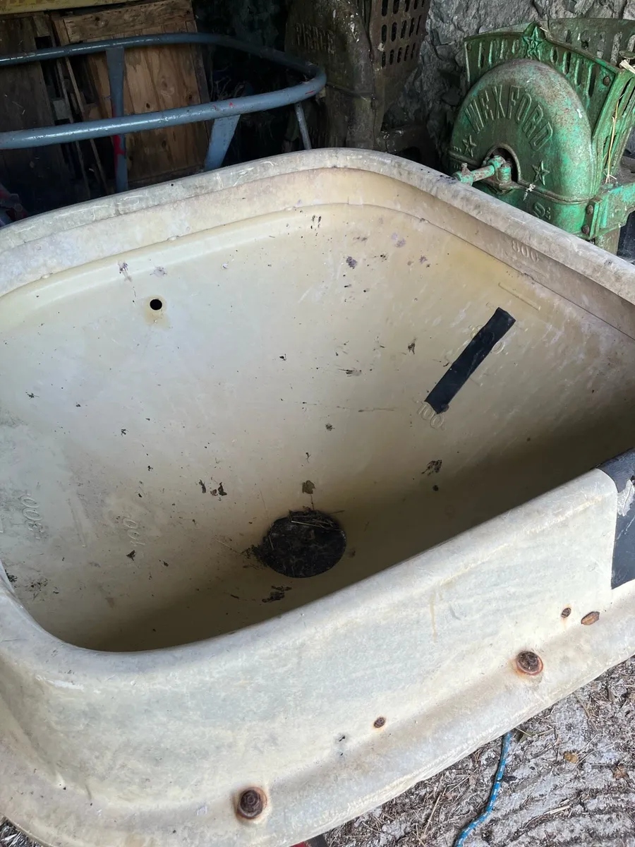 Vicon spreader in need of repair - Image 2