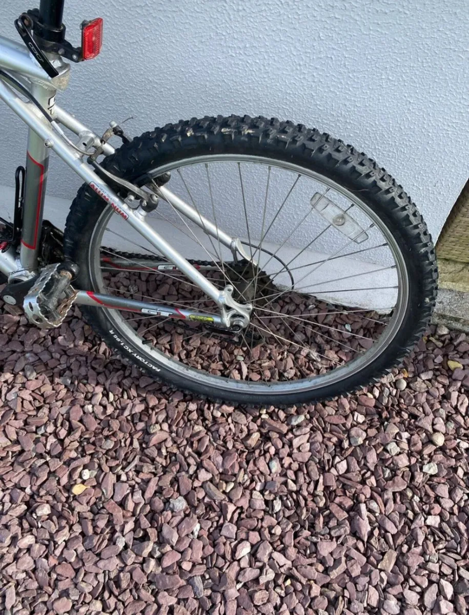 Adults GT aggressor 3.0 mountain bike - Image 3