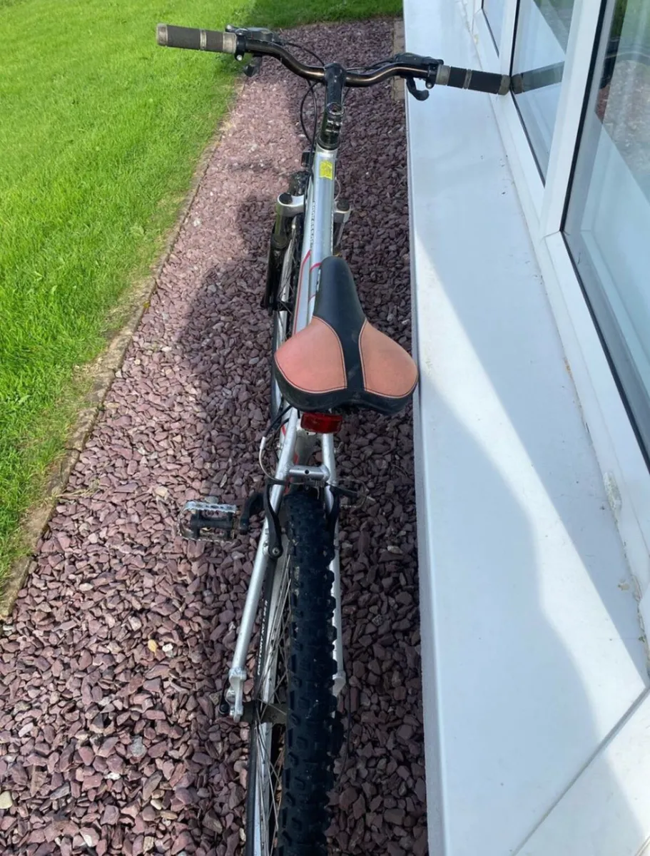 Adults GT aggressor 3.0 mountain bike - Image 4