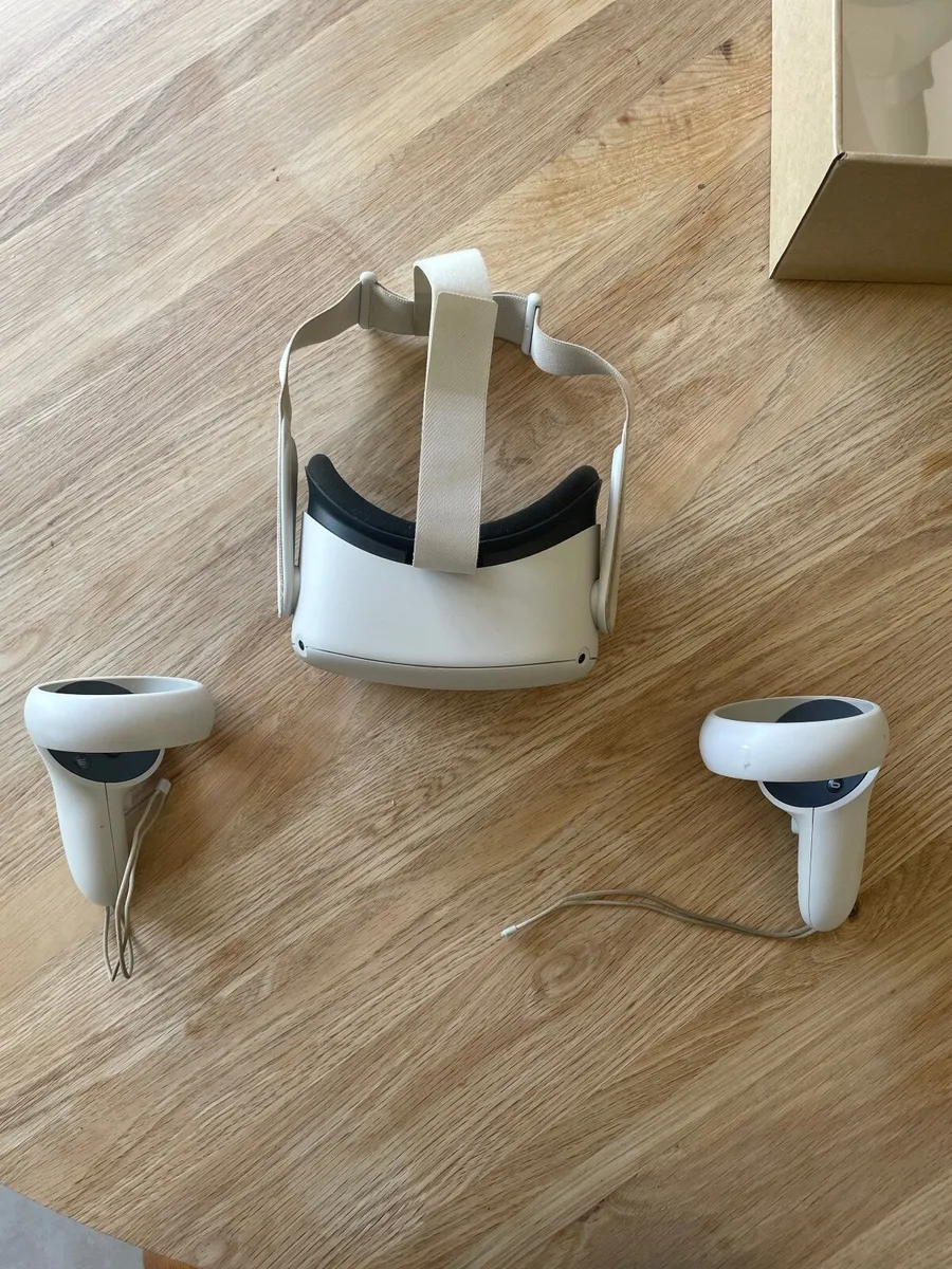 Oculus Meta Quest 2 - Image 2
