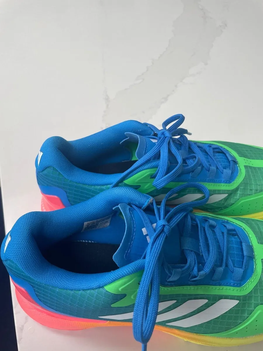 Hockey Runners -worn once - Image 4