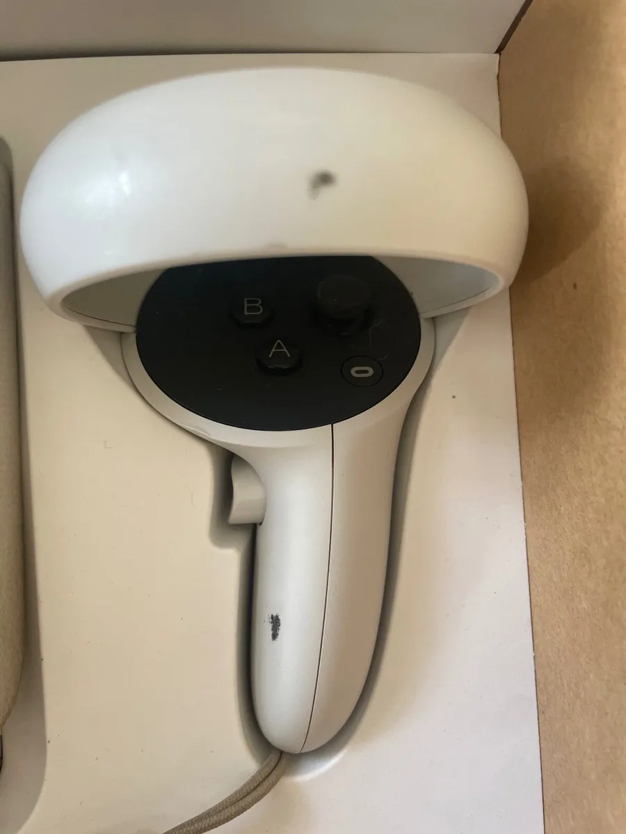 Oculus Meta Quest 2 - Image 3