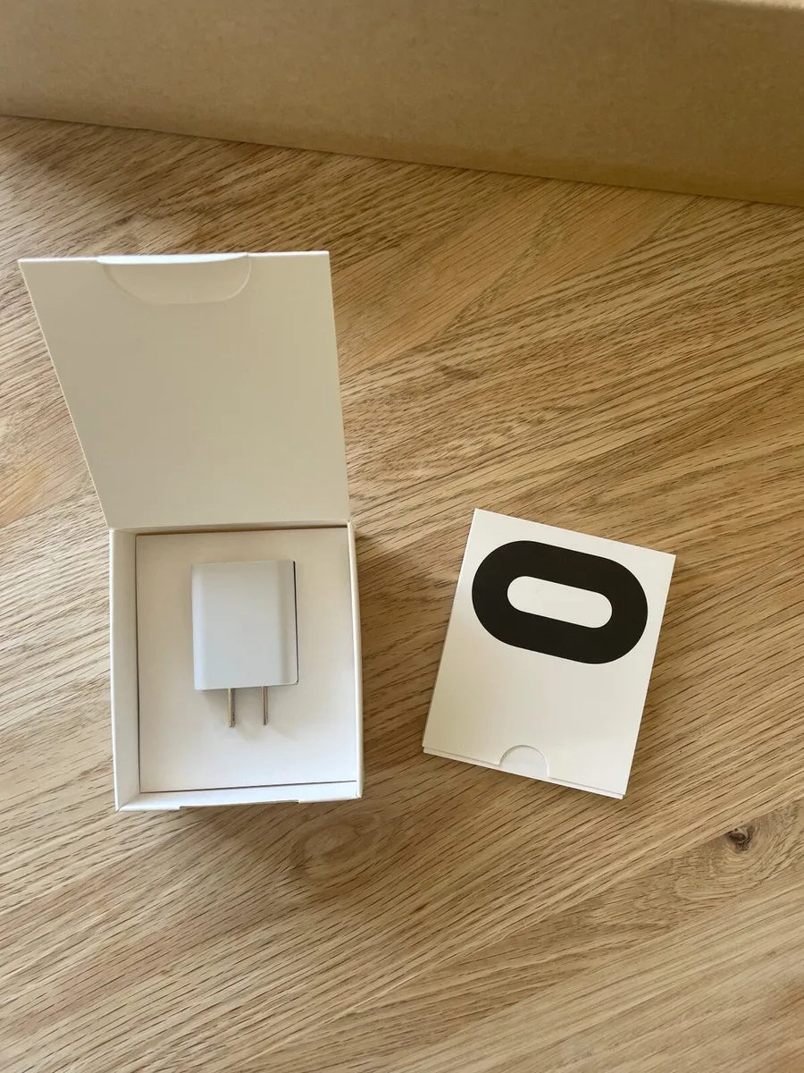 Oculus Meta Quest 2 - Image 4