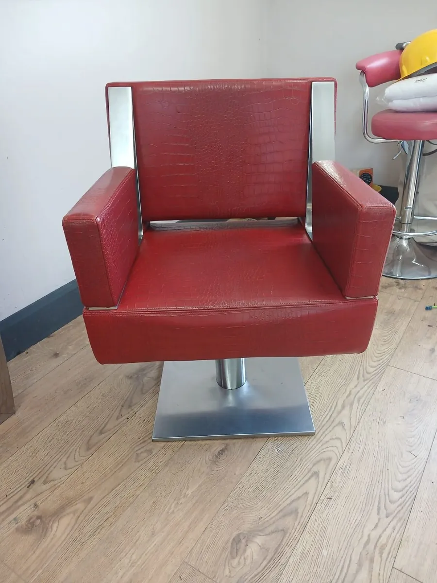 Barbering / Hairdressing equipment - Image 4