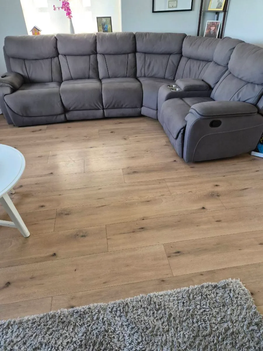 Corner sofa - Image 1