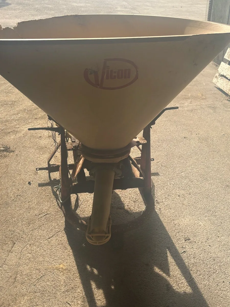 Vintage Fertiliser Spreader and 3 Furrow Plough - Image 3