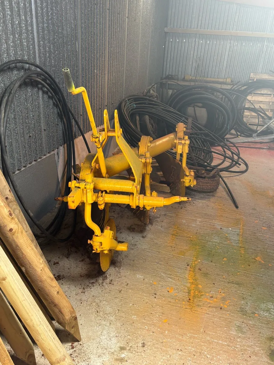 Vintage Fertiliser Spreader and 3 Furrow Plough - Image 4