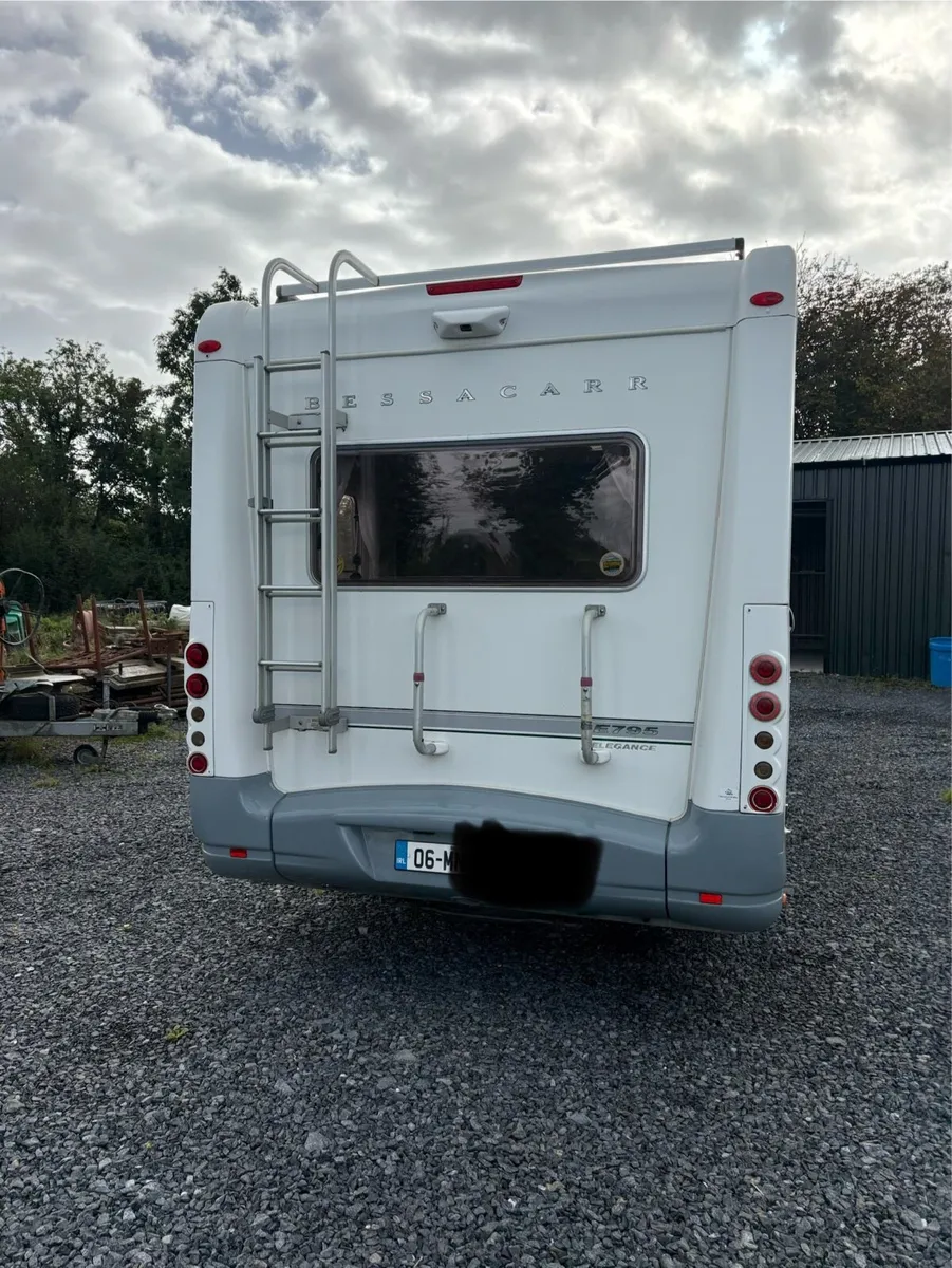 2006 Bessacarr E795 motorhome - Image 4