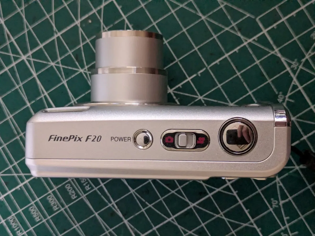 Fujifilm F20 SuperCCD🌈 camera , film sims 🎞️ - Image 4