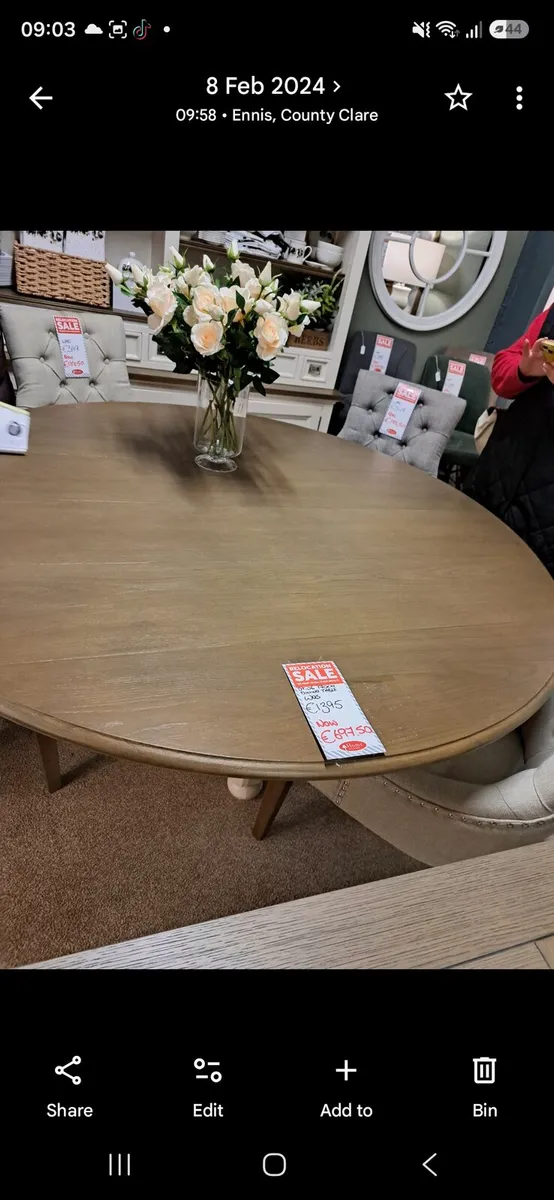 1.7m Round table - Image 2