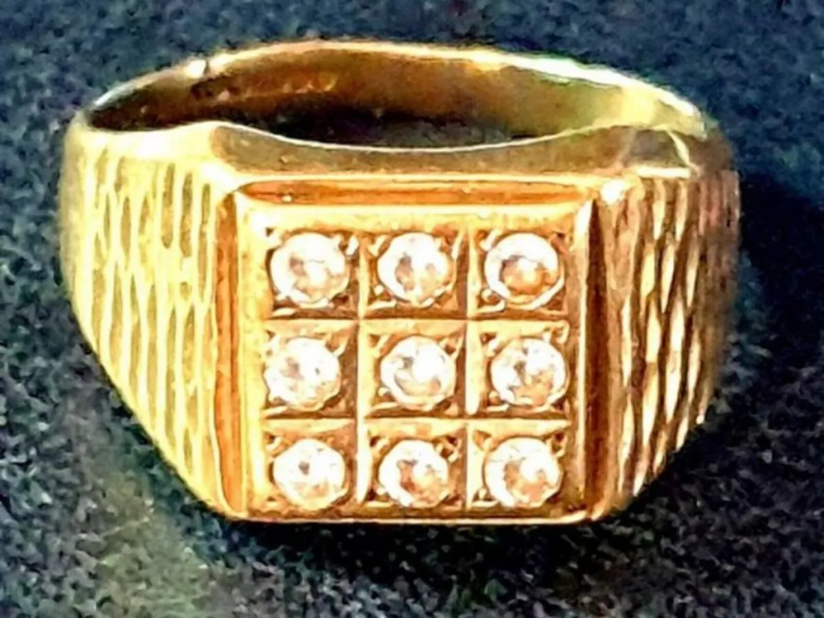Vintage Gentlemans Gemset Ring - Image 1