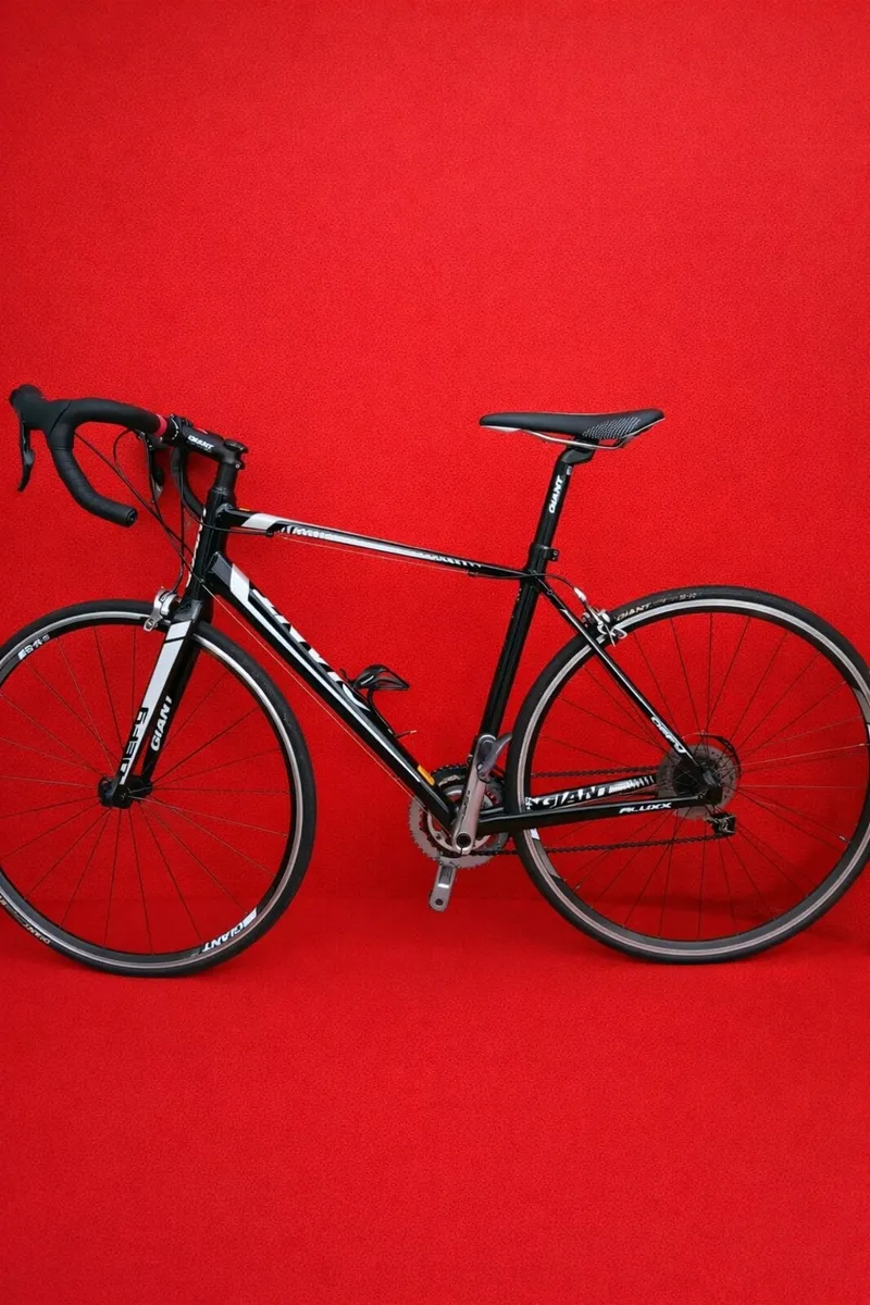 Bike Giant defy 2. M size - Image 1