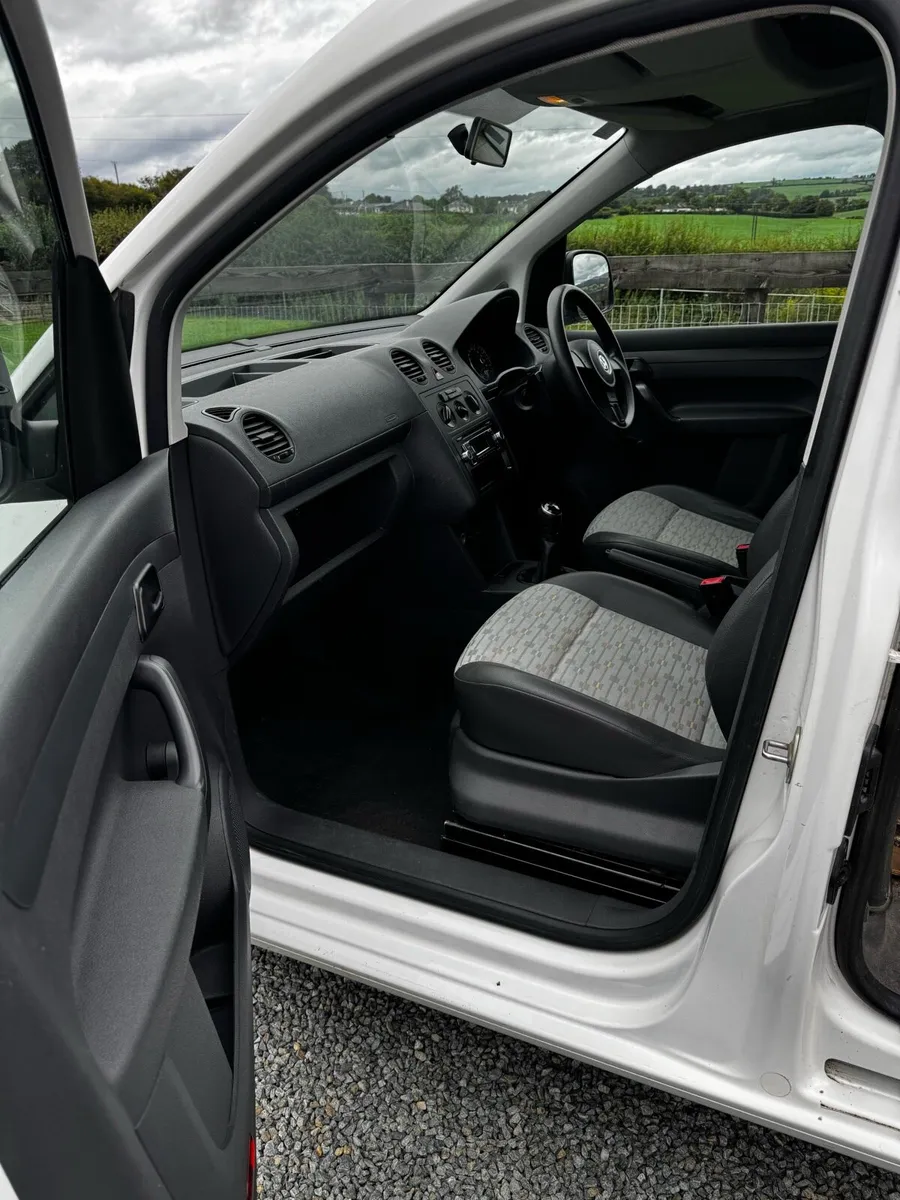 VW Caddy - Image 4