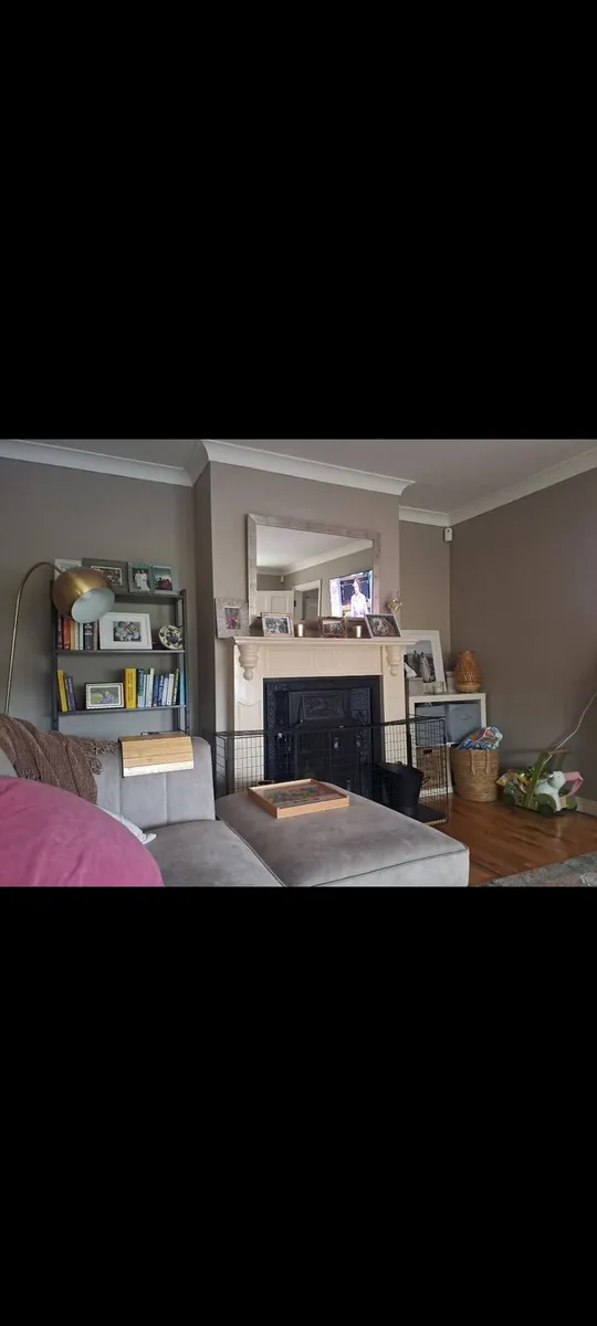 Book shelf - Image 4