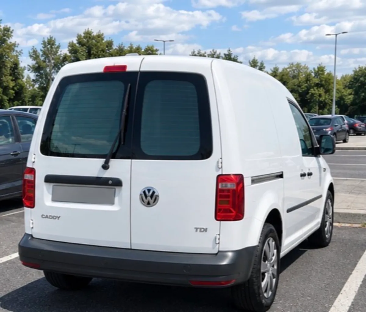 Volkswagen Caddy - Image 2
