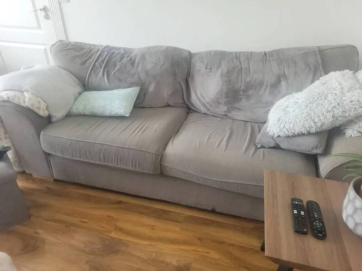 couch - Image 1