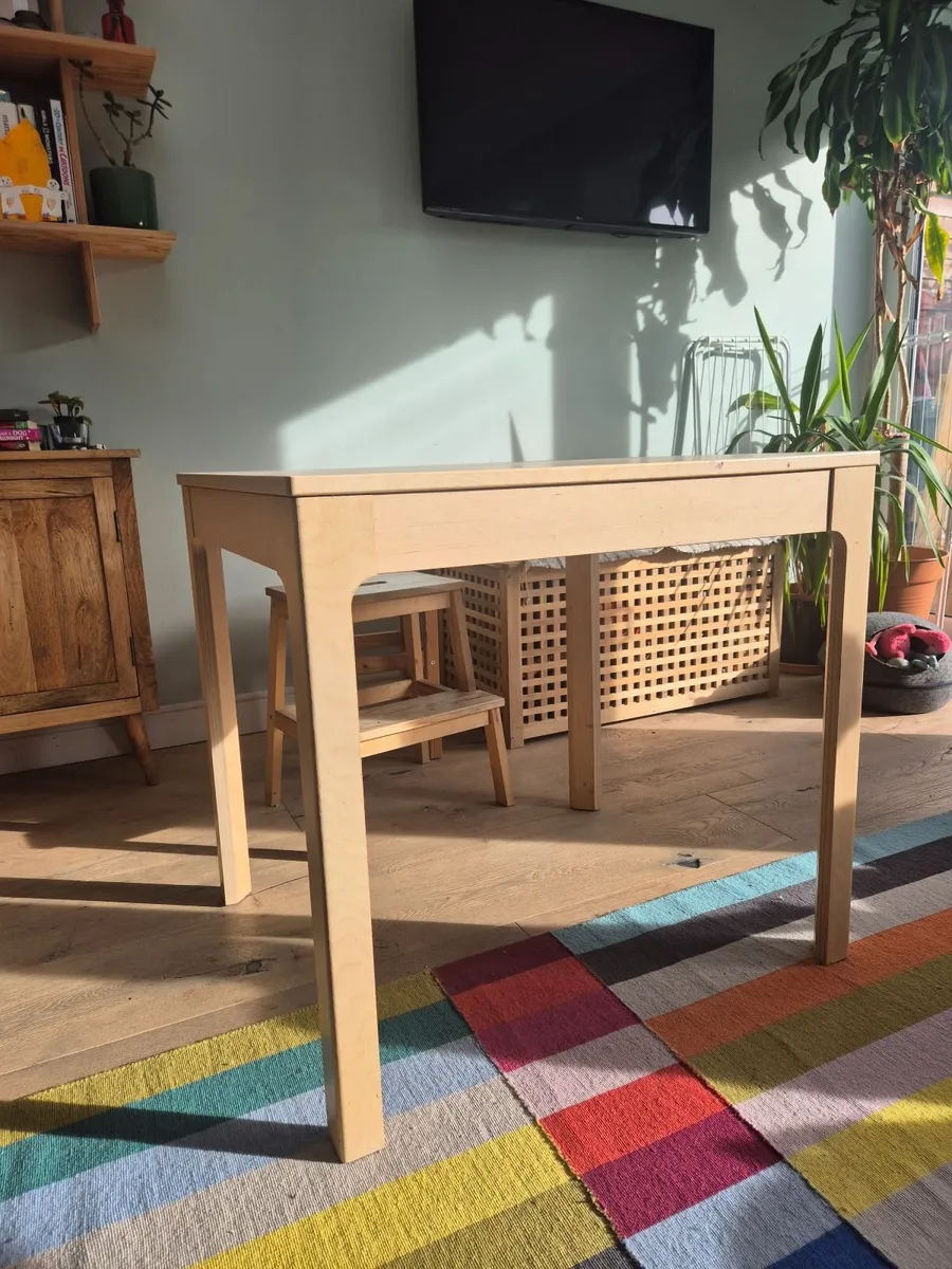 Dining table FREE - Image 1
