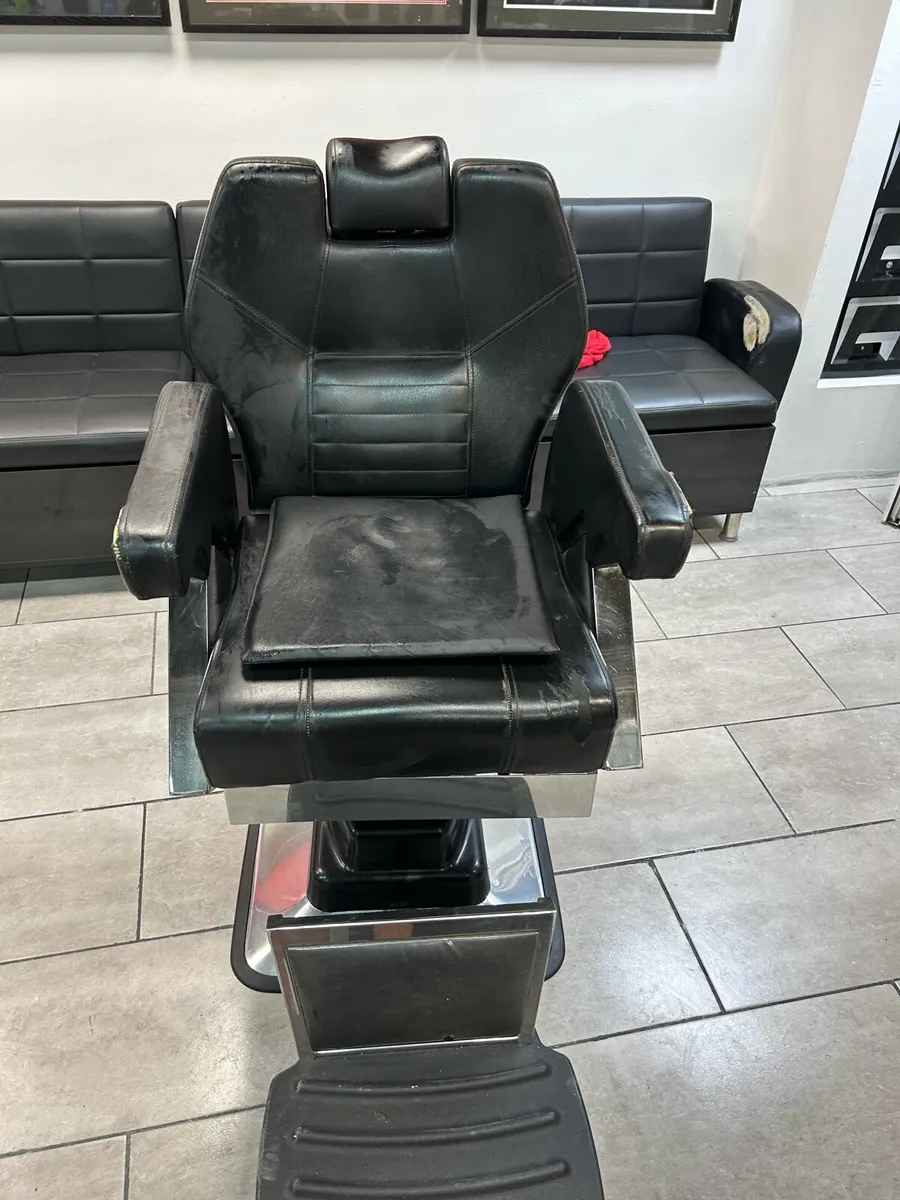 Barber chairs - Image 2