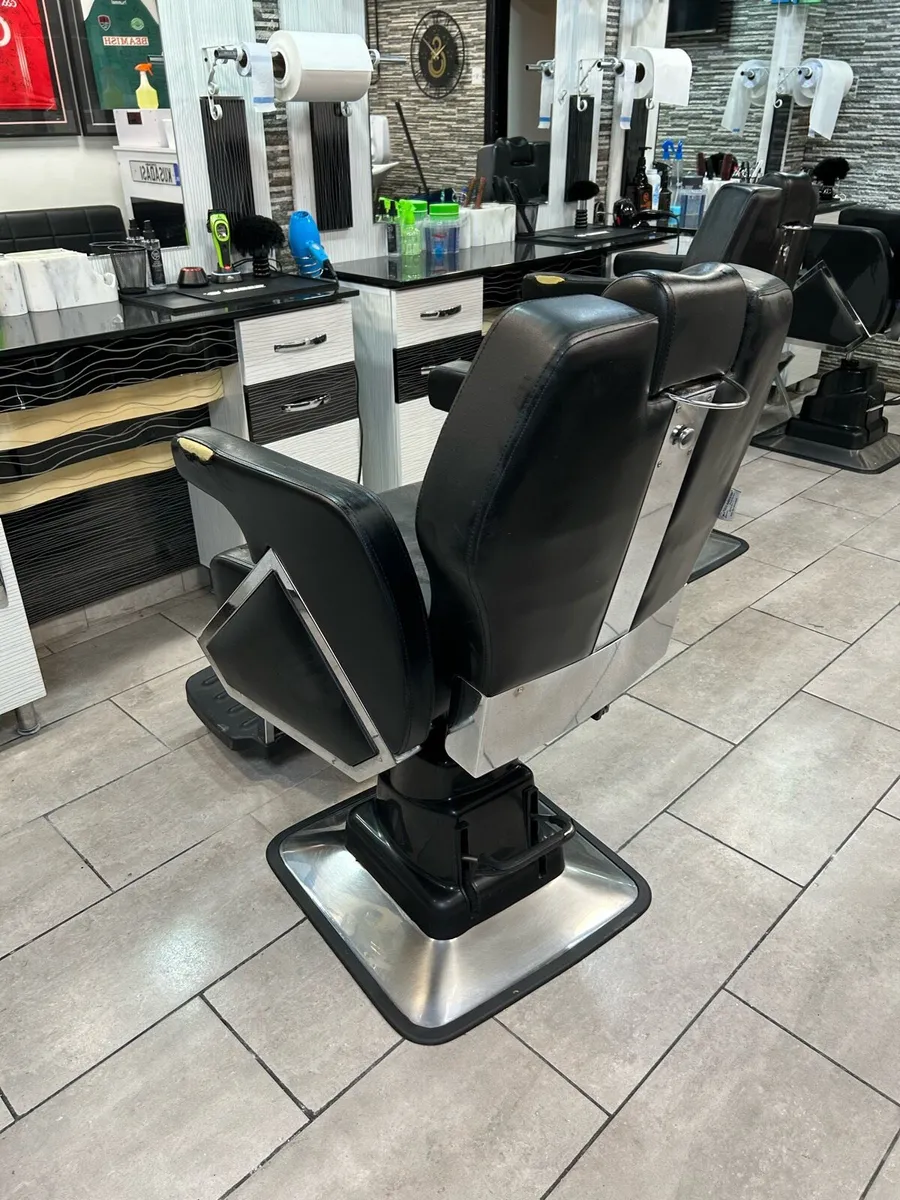 Barber chairs - Image 3