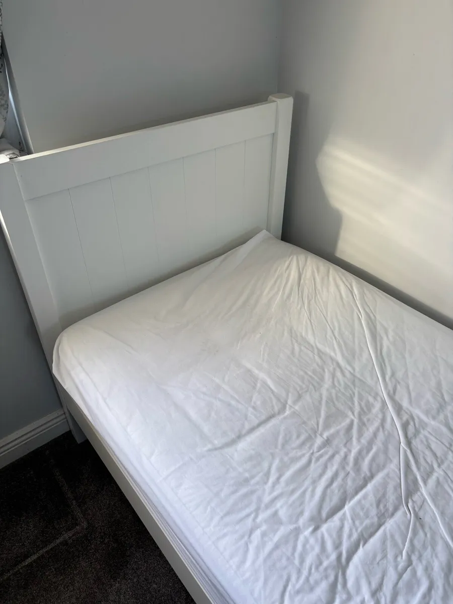 Single bed with mattress - Image 3