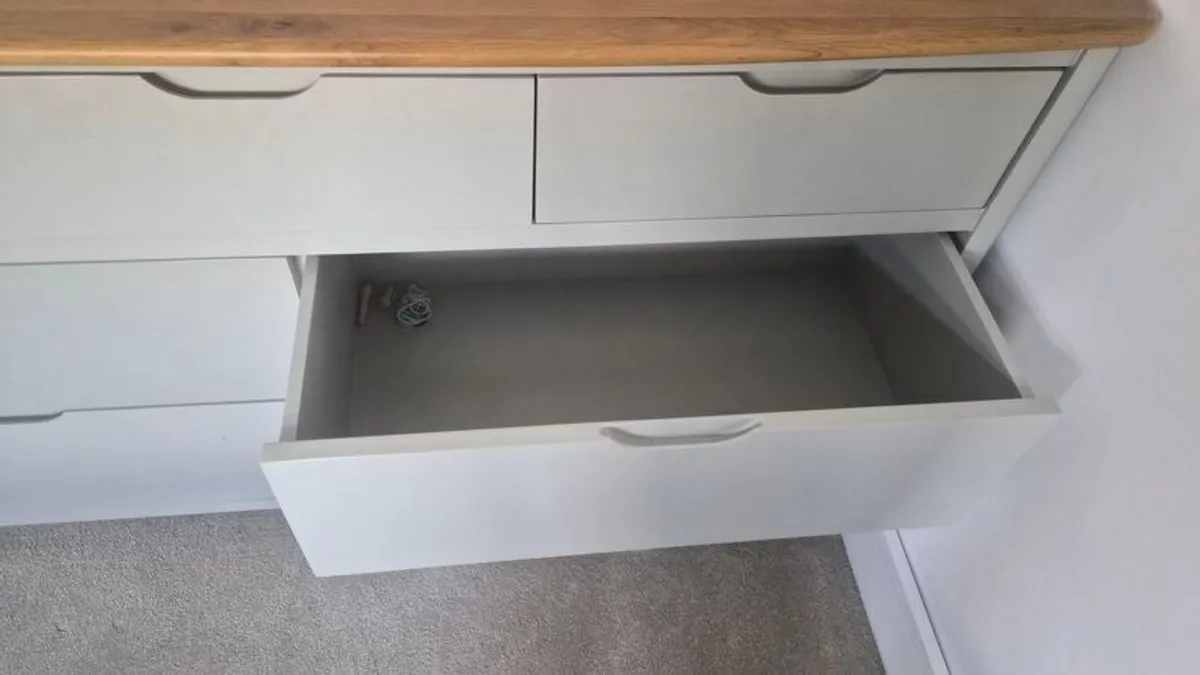 7 drawer dresser - Image 3