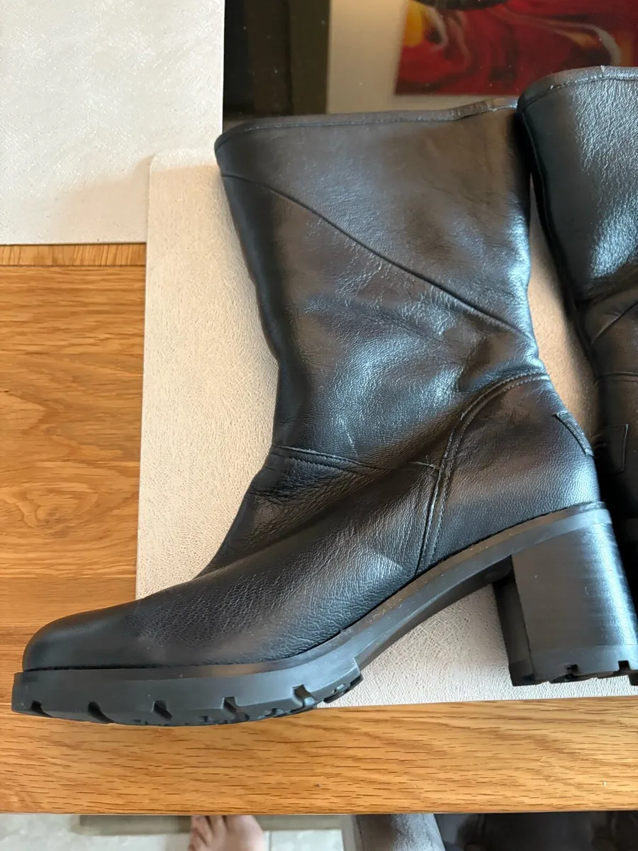 Ugg Jessica leather boots 42eu 9.5uk New - Image 2