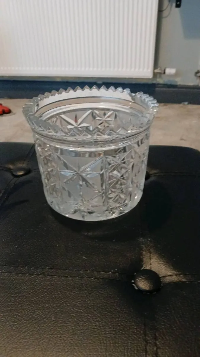 Waterford crystal heavy ice bucket vase - Image 1