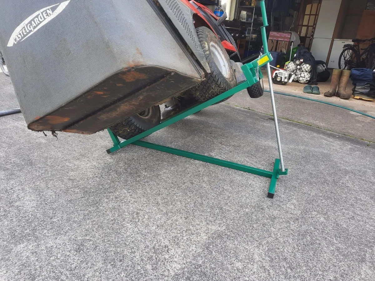 LAWNMOWER LIFTER JACK .. FREE DELIVERY - Image 1