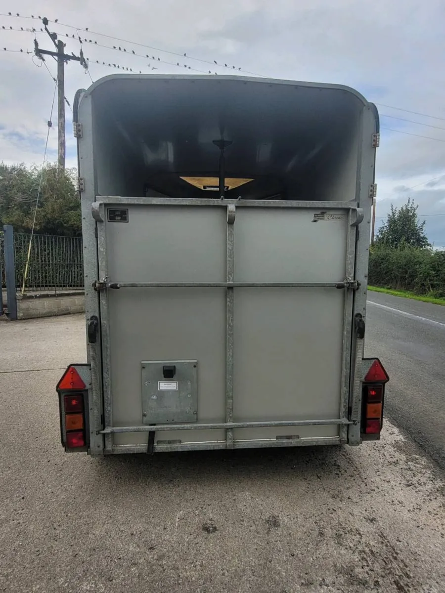Ifor Williams 505 classic deluxe horse box 2007 - Image 3