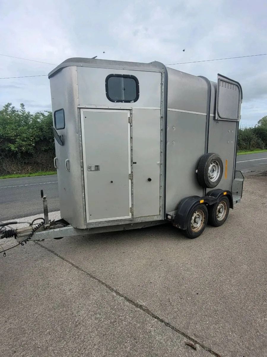 Ifor Williams 505 classic deluxe horse box 2007 - Image 4