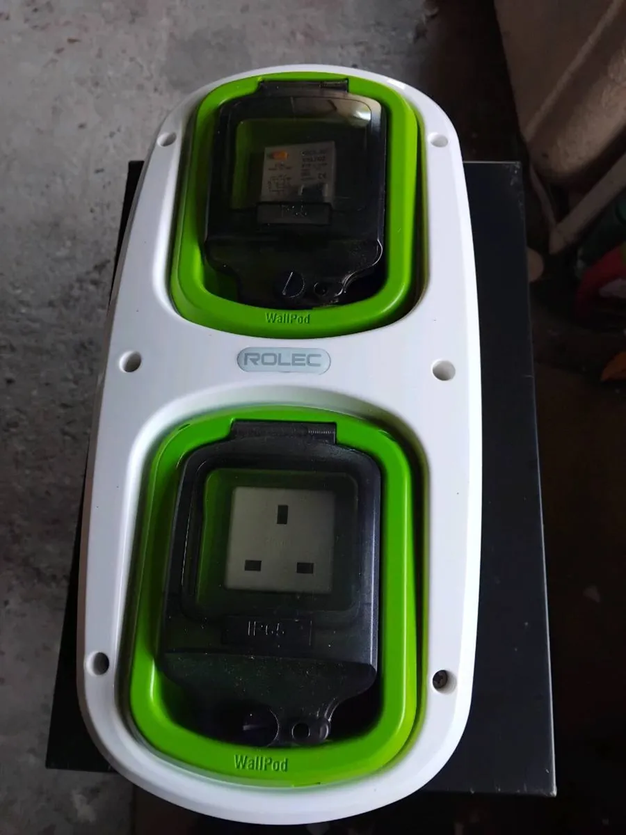 Rollec Wallpod for EV Charging