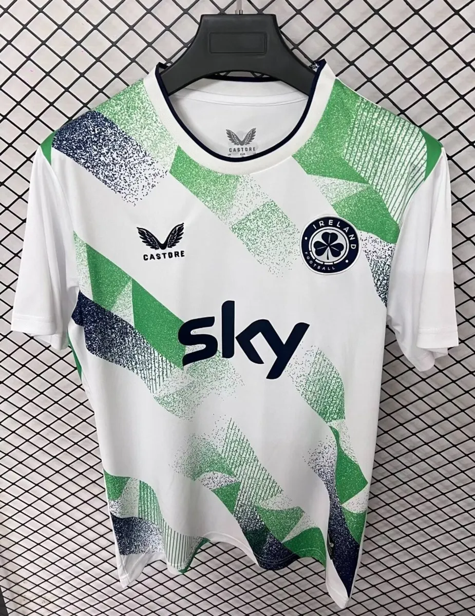 Ireland football jersey away - Image 2