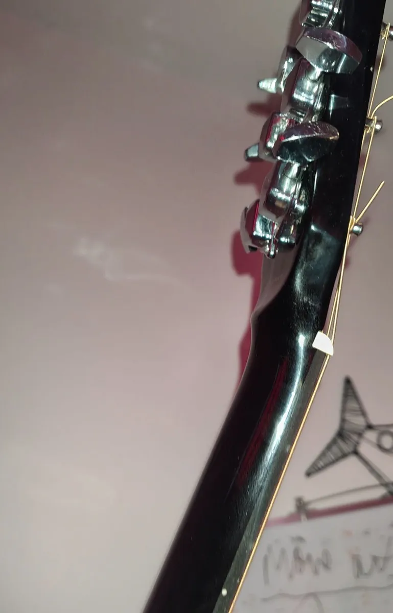 Guitar - Image 2