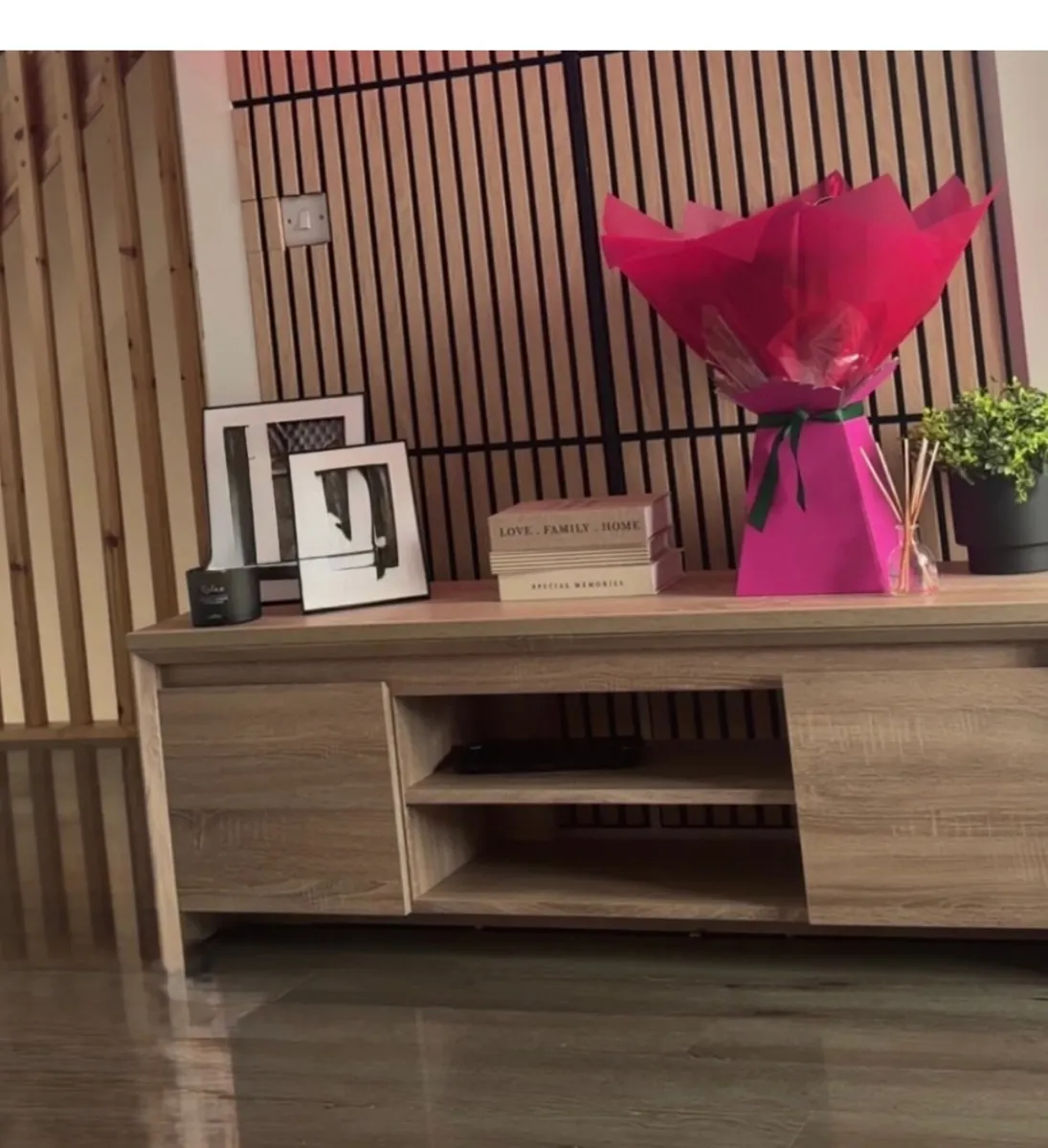 Tv unit - Image 1
