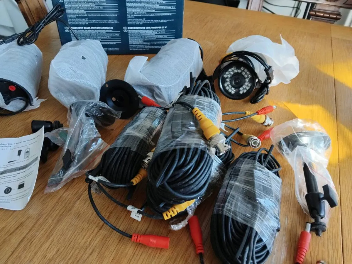 4 New CCTV outdoor cameras and cables & Spotlight - Image 2
