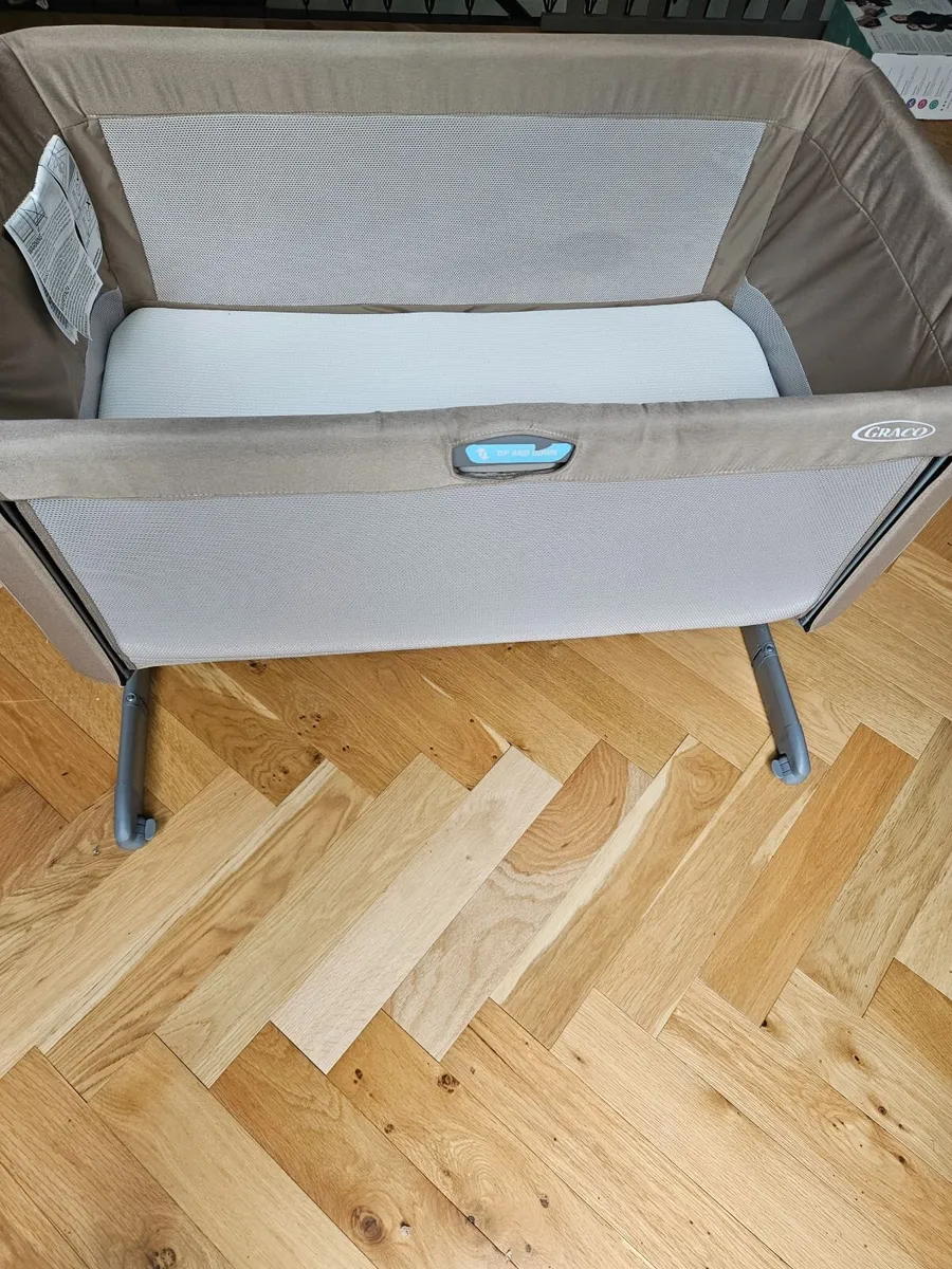 Graco Sweet2Sleep Bedside Crib Oatmeal - Image 1