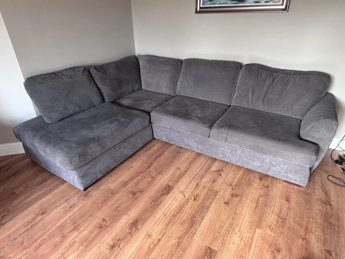 L shaped couch - Image 3