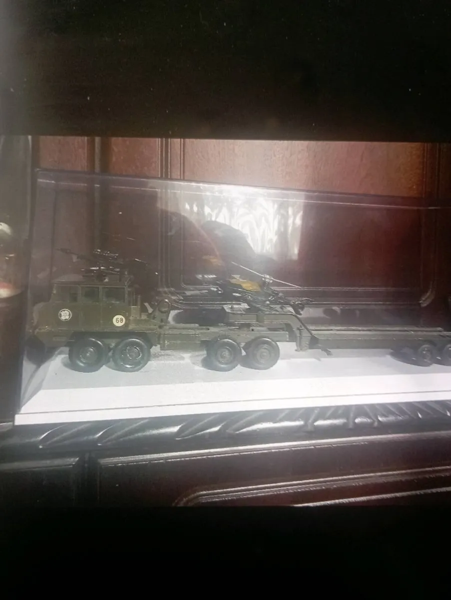 SOLIDO 1970 BERLIET T 12 MILITAY CHAR CARRER - Image 1