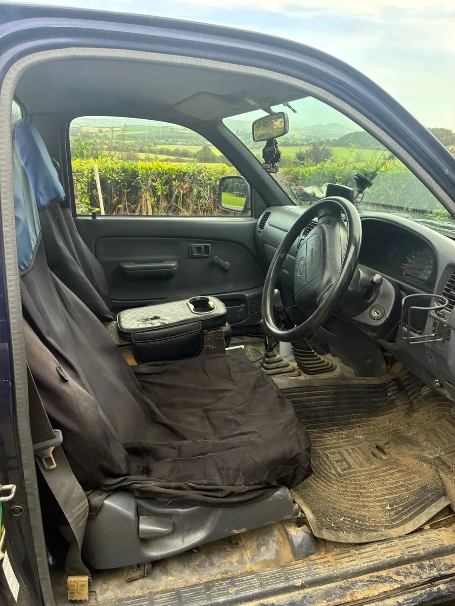 Hilux 00 single cab - Image 4