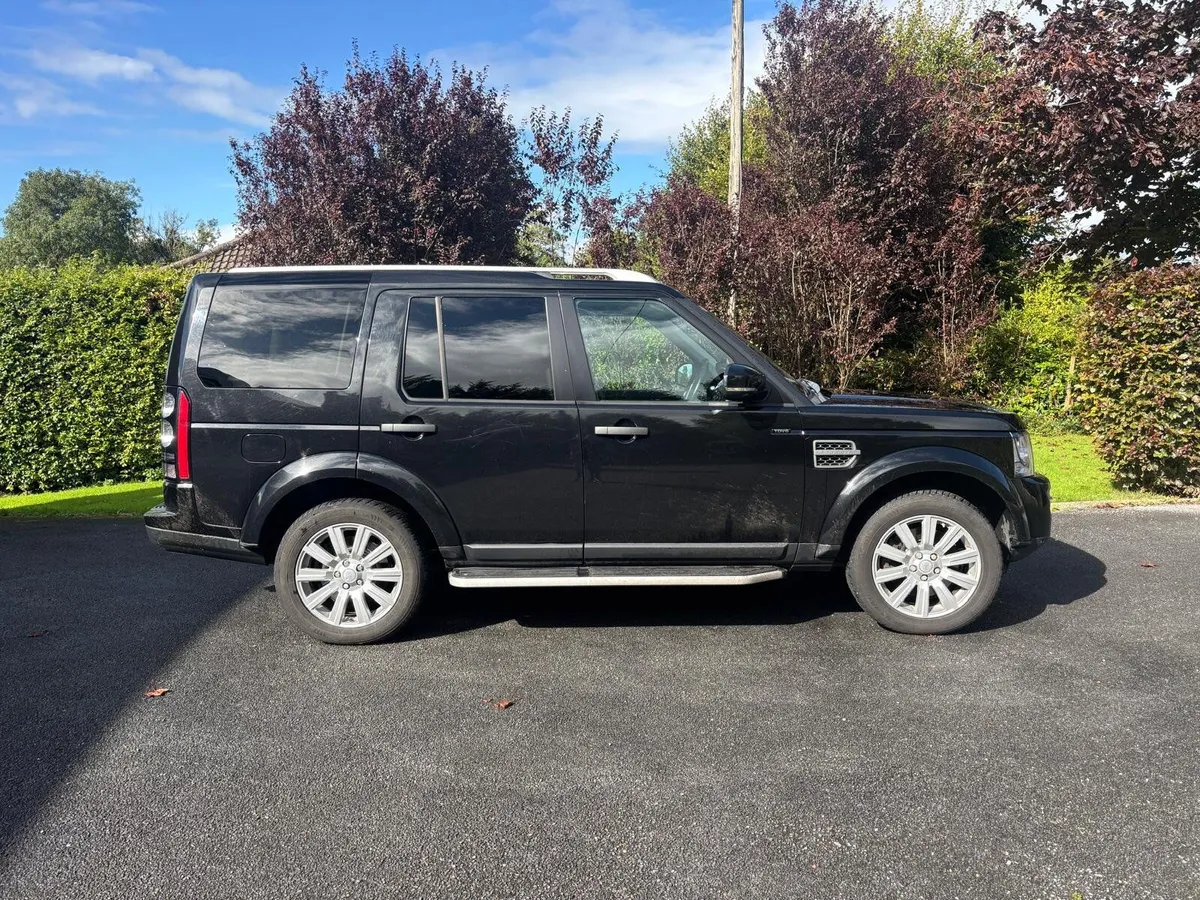Land Rover Discovery 3.0 2016 V6 Crew Cab - Image 4
