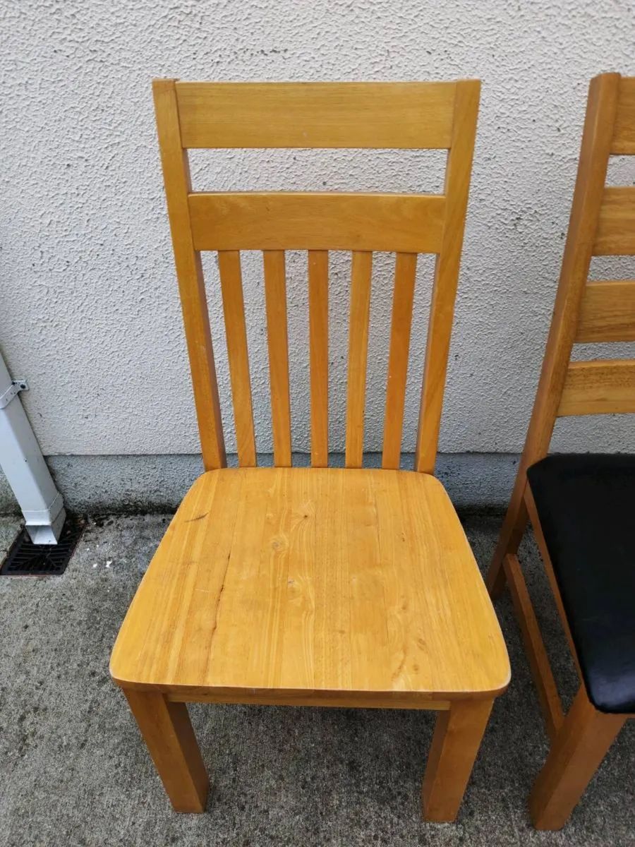2 chairs - Image 1