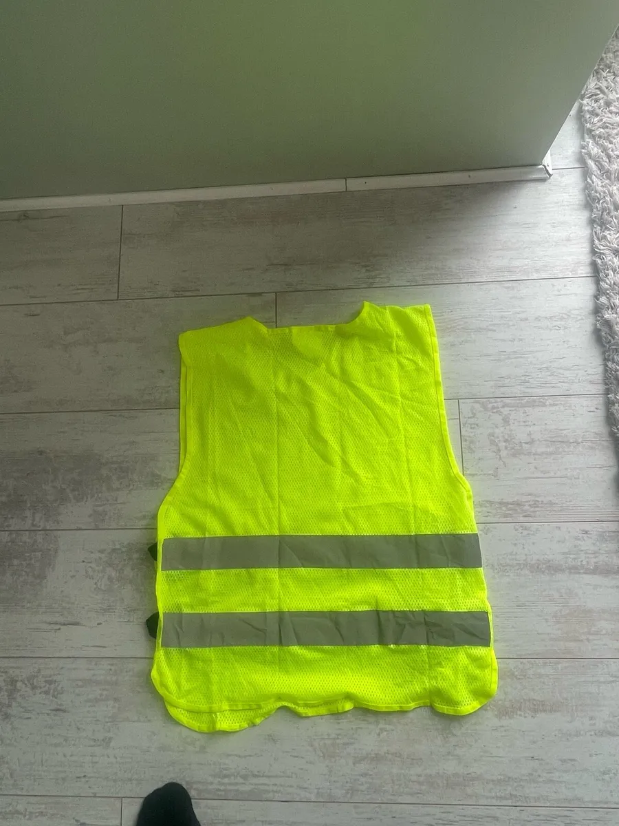 hi vis running vest - Image 4