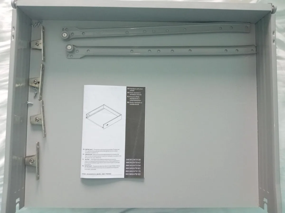 Kitchen drawers - Image 3
