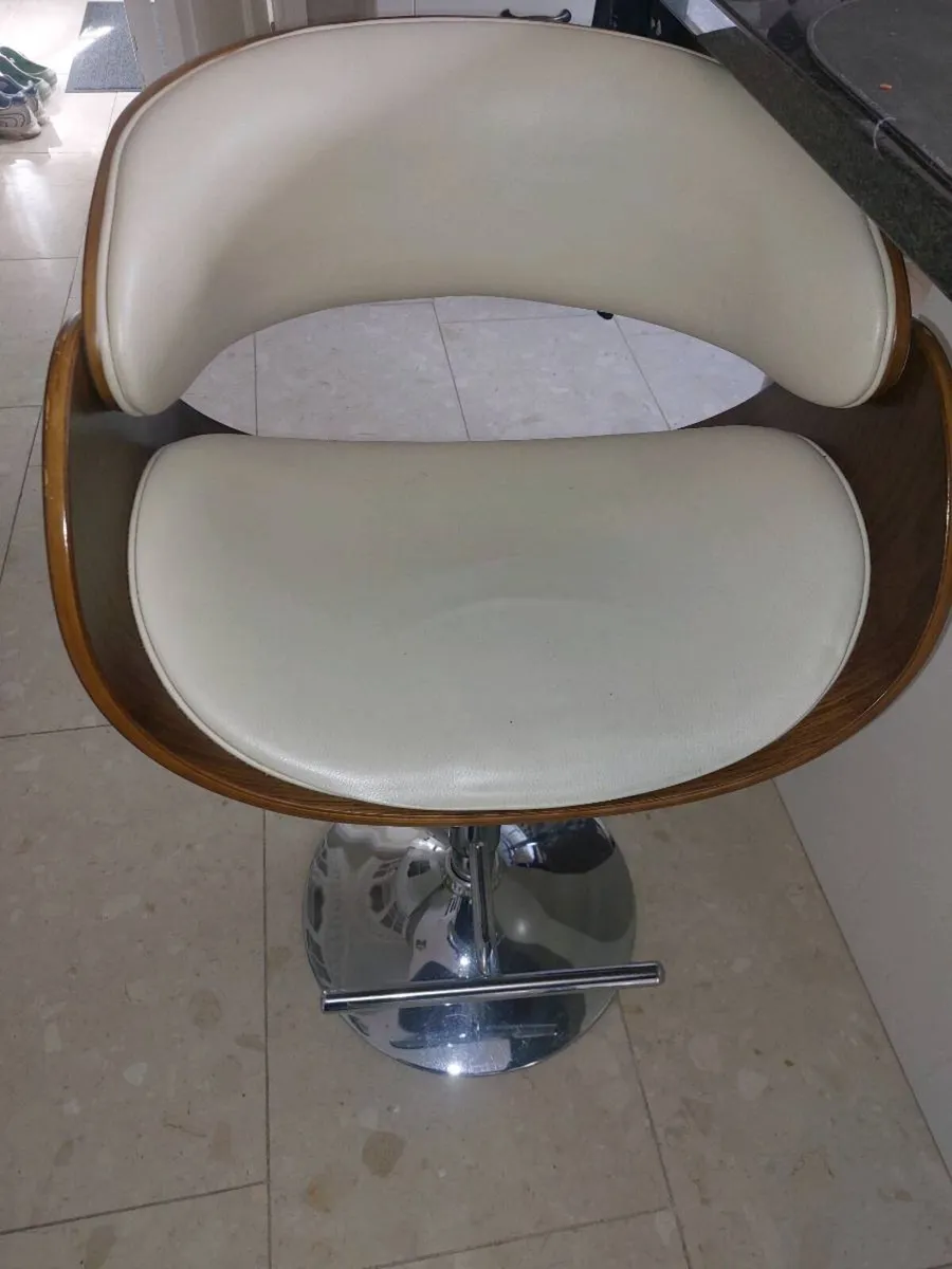 Kitchen stools × 4 - Image 1