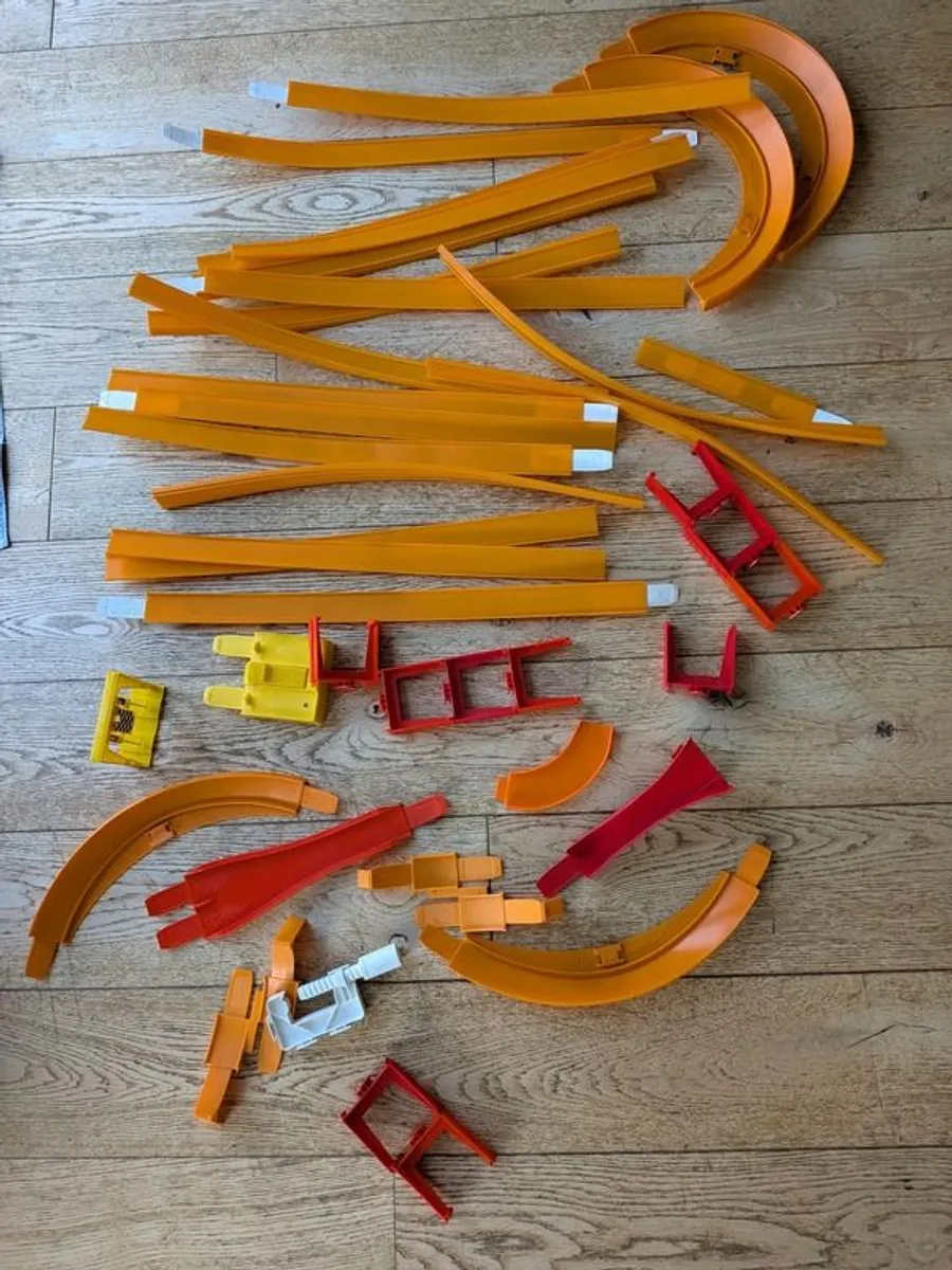 Hot Wheels track - Image 1