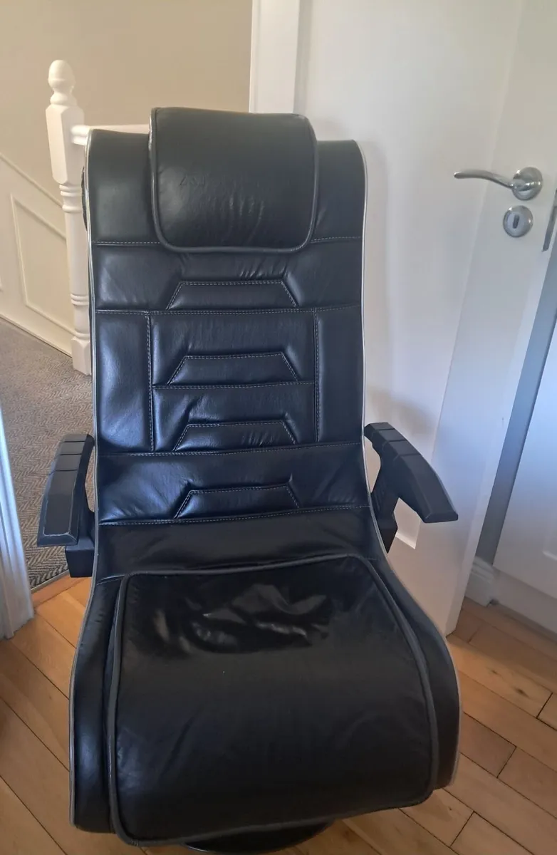 Gaming chair
