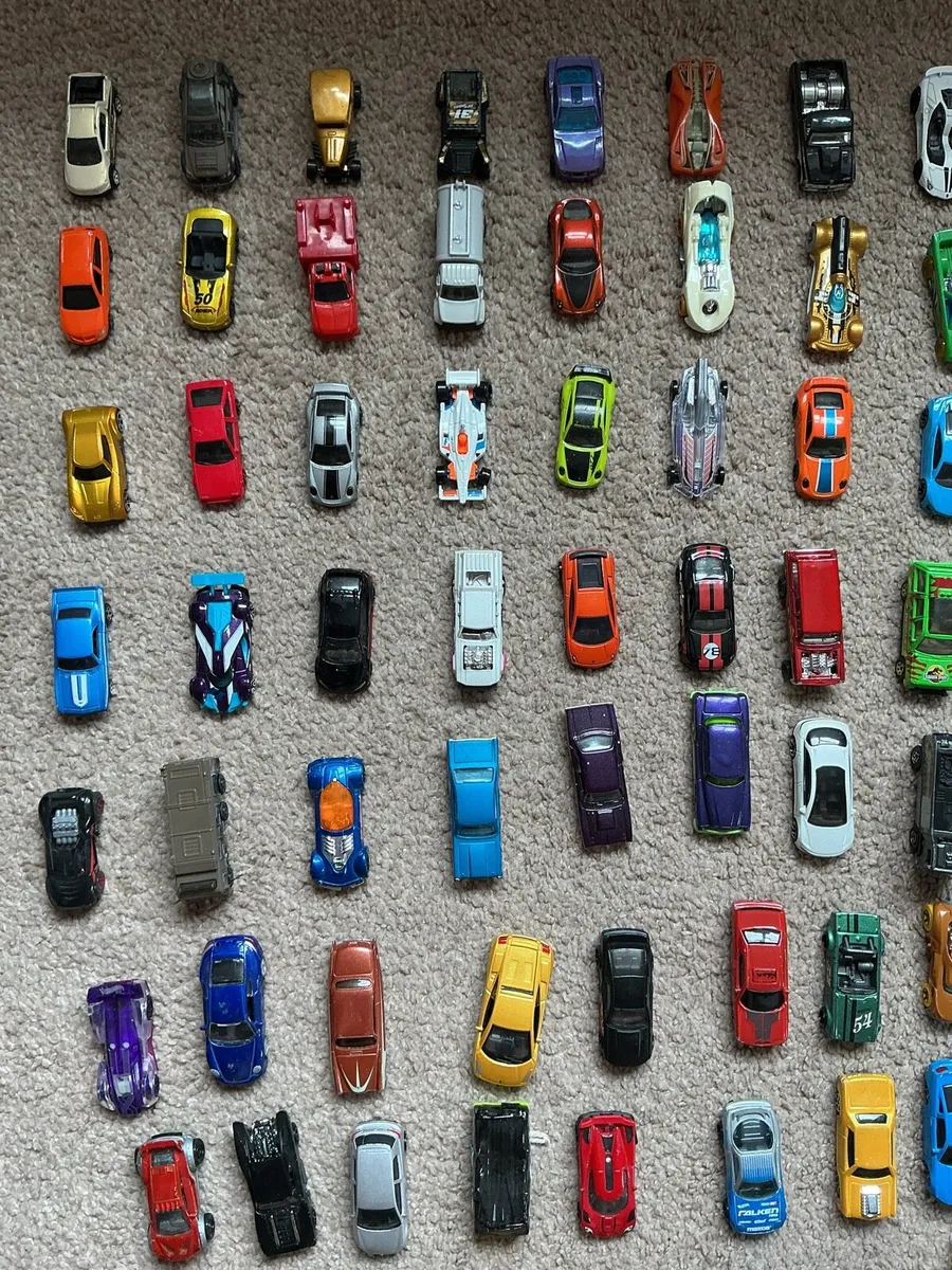 Hot wheels bundle of 106 cars - Image 4