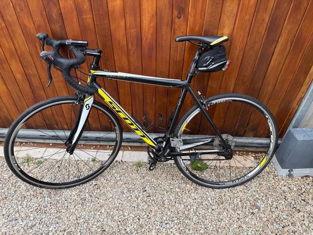 Scott Speedster Road Bike (M) - Excellent Condition - Image 1