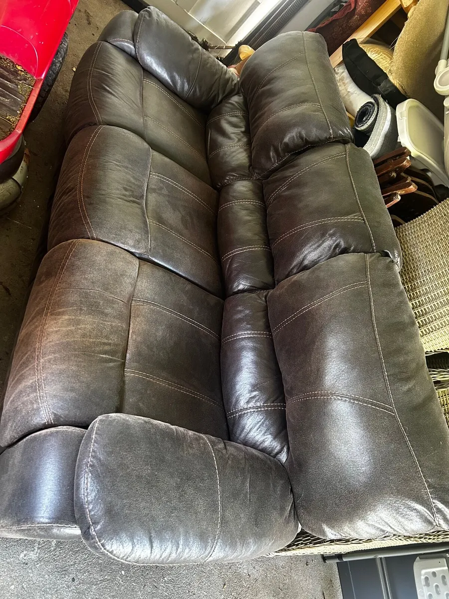 Couch - Image 2