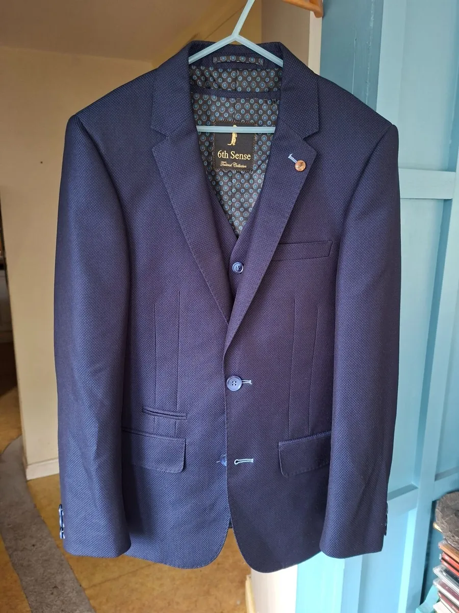 Boys 2 piece Jacket and Waistcoat - Image 1
